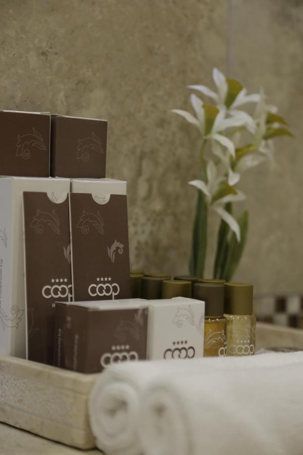 Coop, Hotel