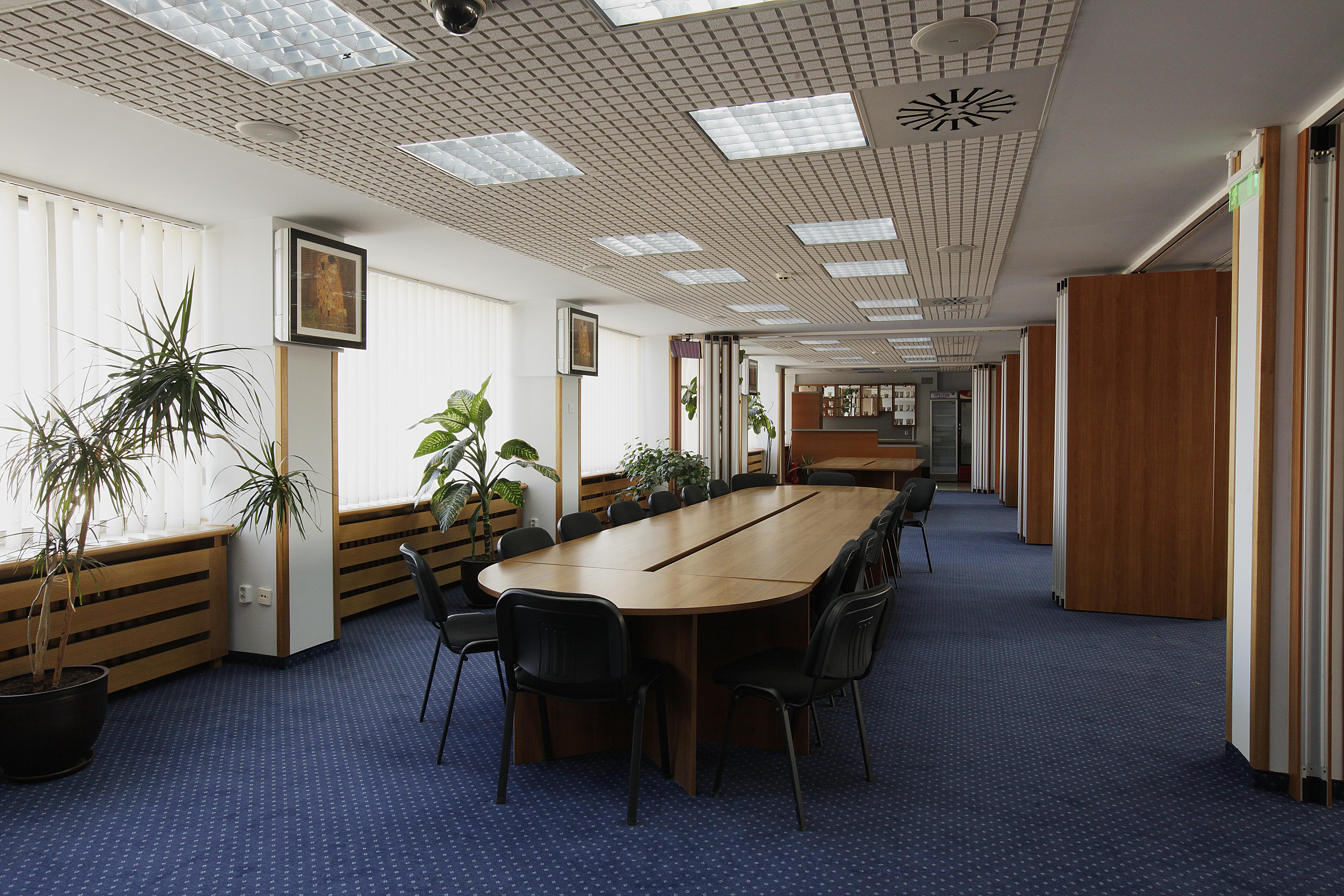 Coop, Hotel