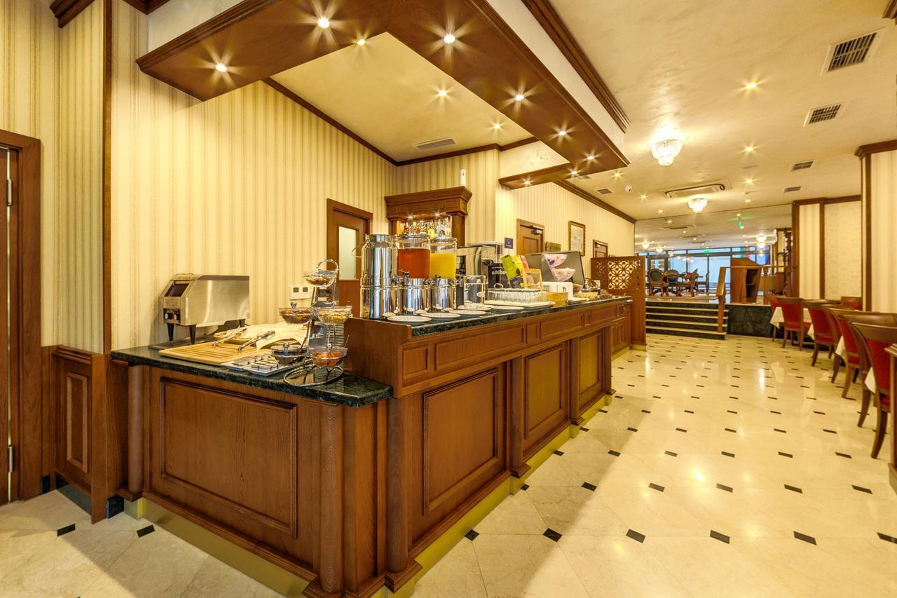 Coop, Hotel