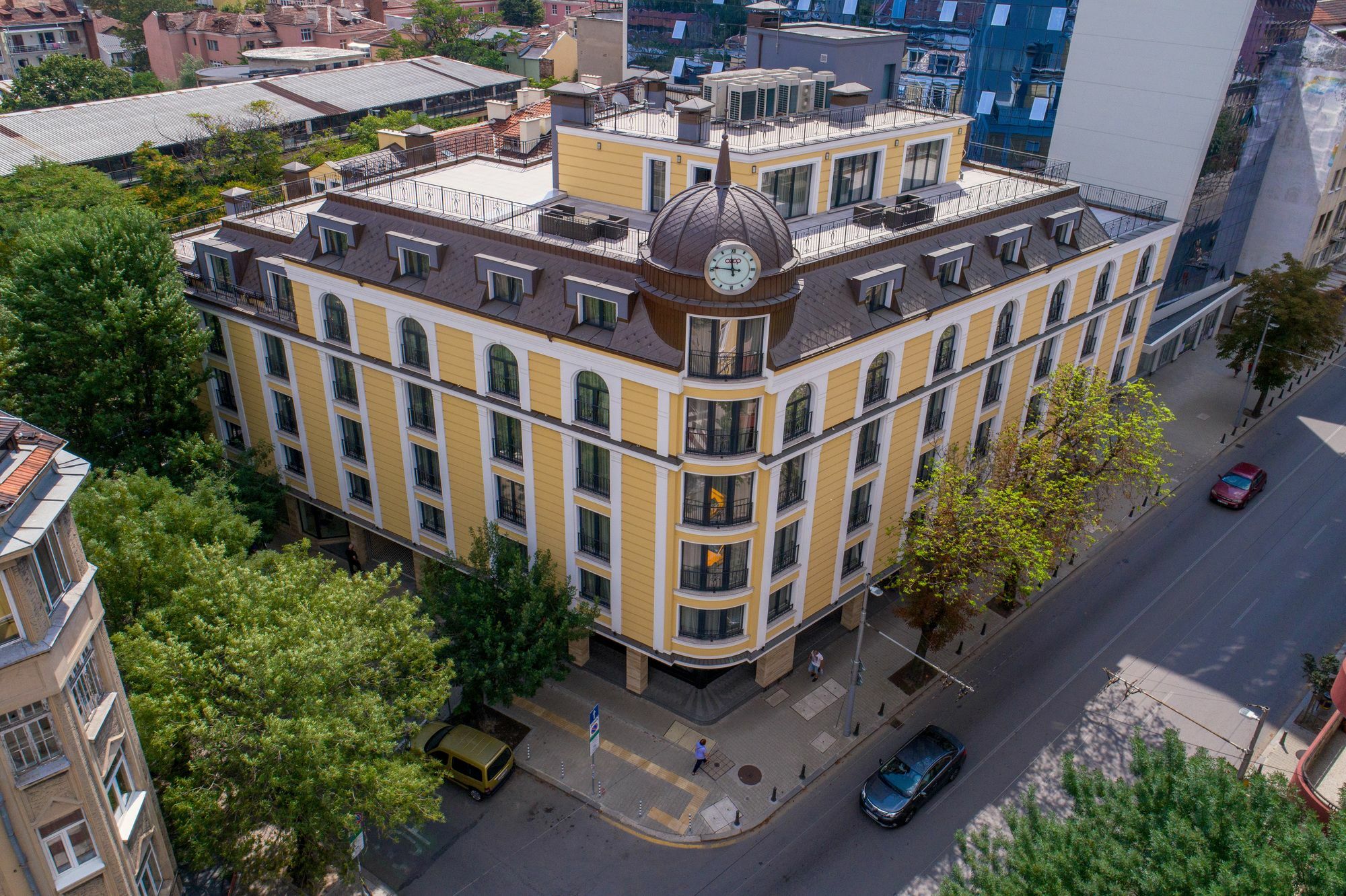 Coop, Hotel Sofia